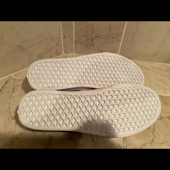 Vans - Picture 3 of 5